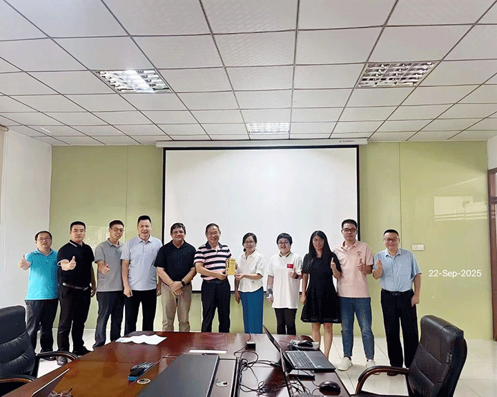 集团董事会主席亲授殊荣，，，，，，，表扬9999js金沙老品牌公司总司理辛总卓越向导力